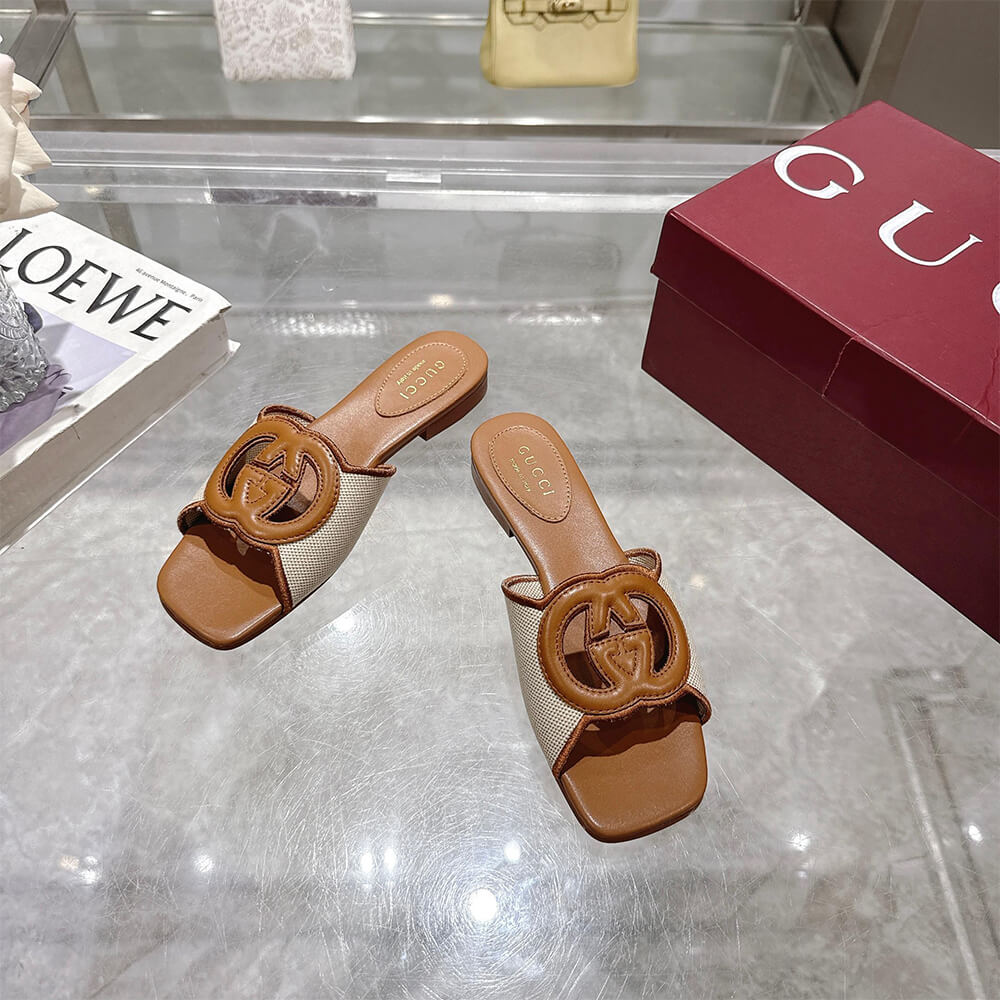 GUCCI Women s Interlocking G slide sandal