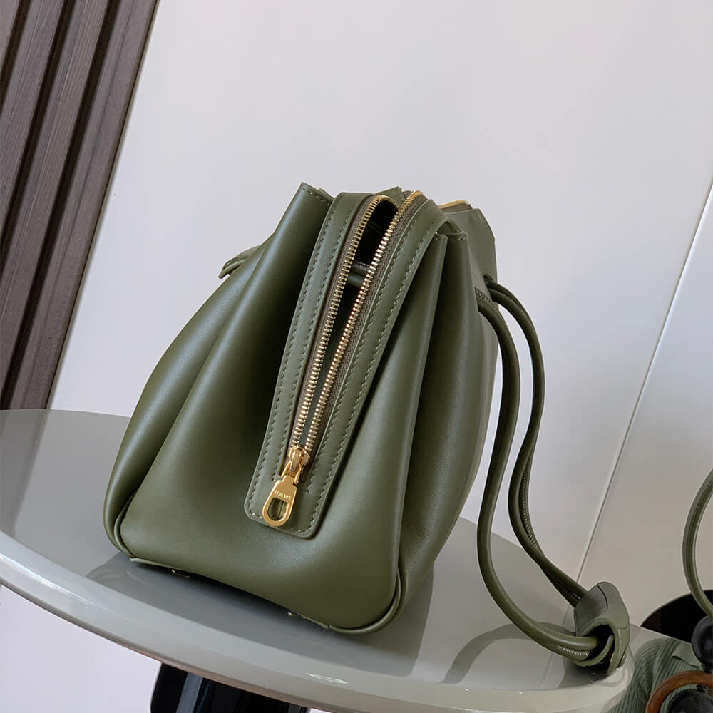 Loewe Medium Madrid bagin supple calfskin(HIGH-END GRADE)