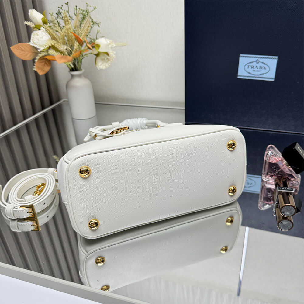 Prada Small Prada Galleria Saffiano leather bag(HIGH-END GRADE)