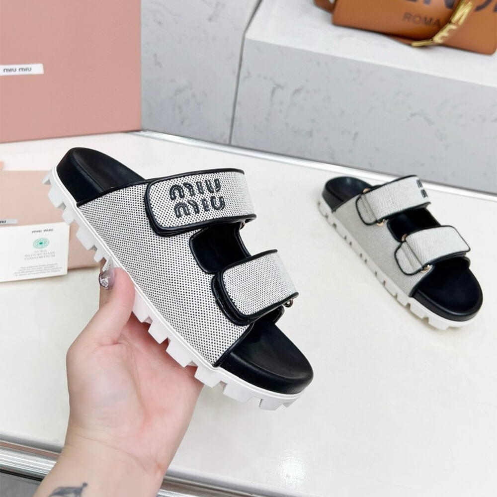 MiuMiu Canvas slides