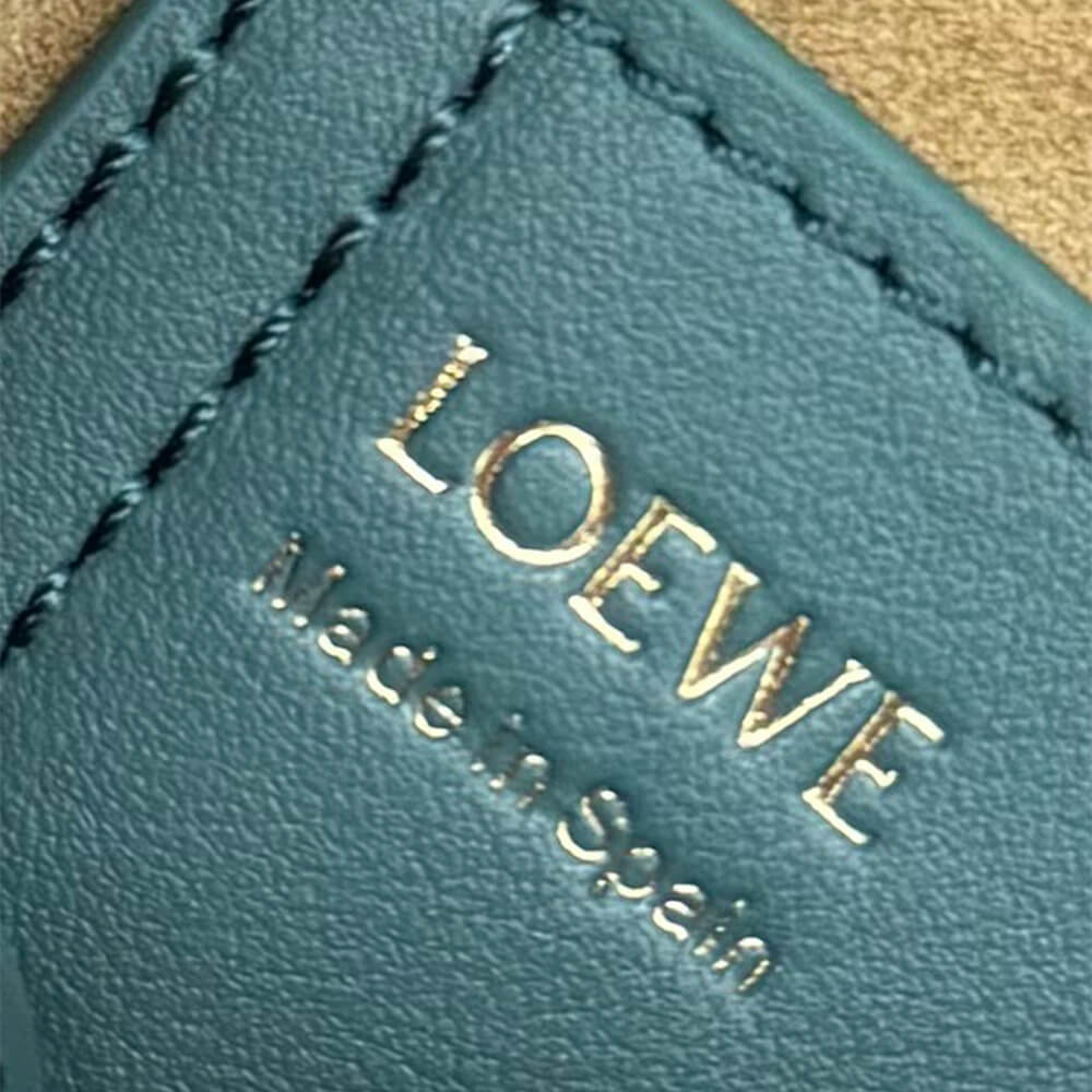 LOEWE Mini Pebble bucket in smooth calfskin(high-end grade)