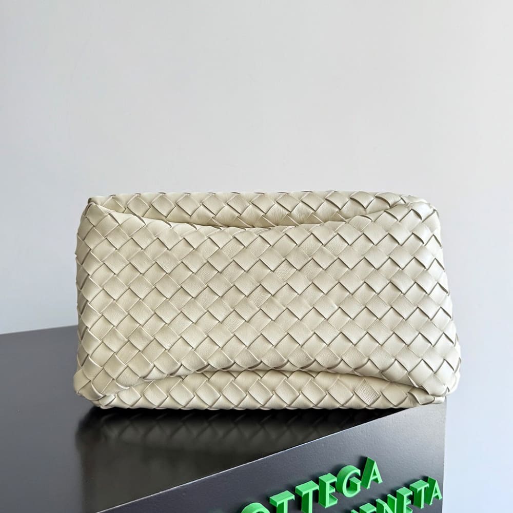 Bottega Veneta Medium Campana(HIGH-END GRADE)