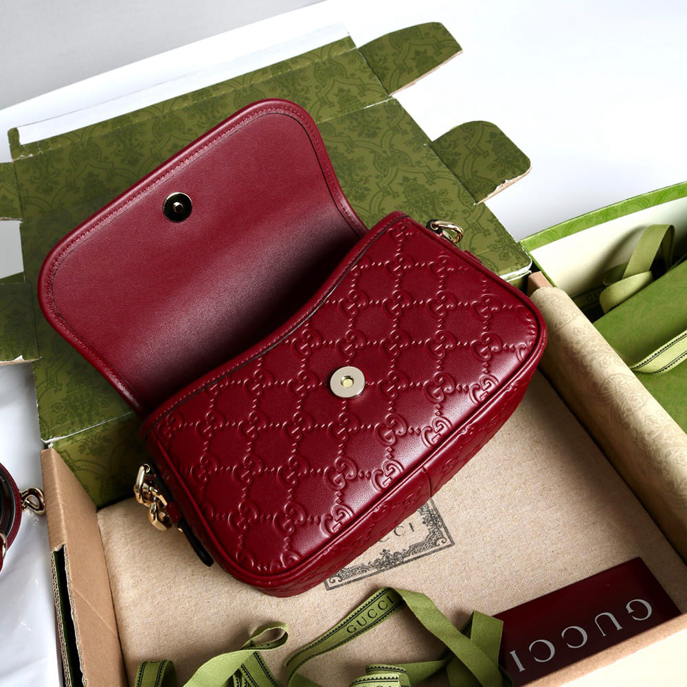 GG Emblem small shoulder bag