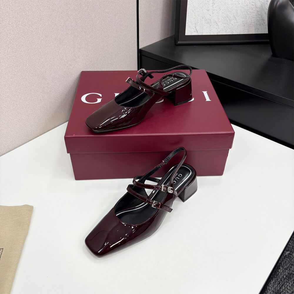 Gucci Women s pump with Double G