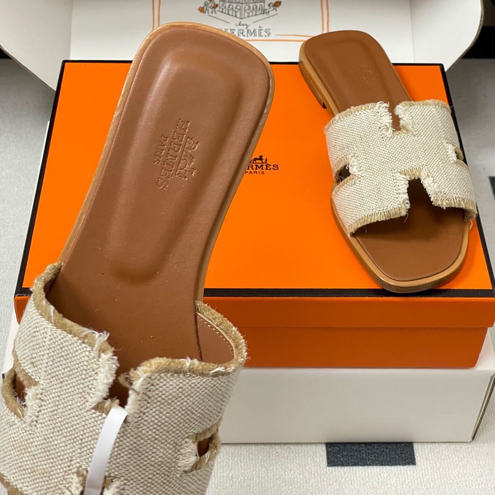 HERMES Oran sandal