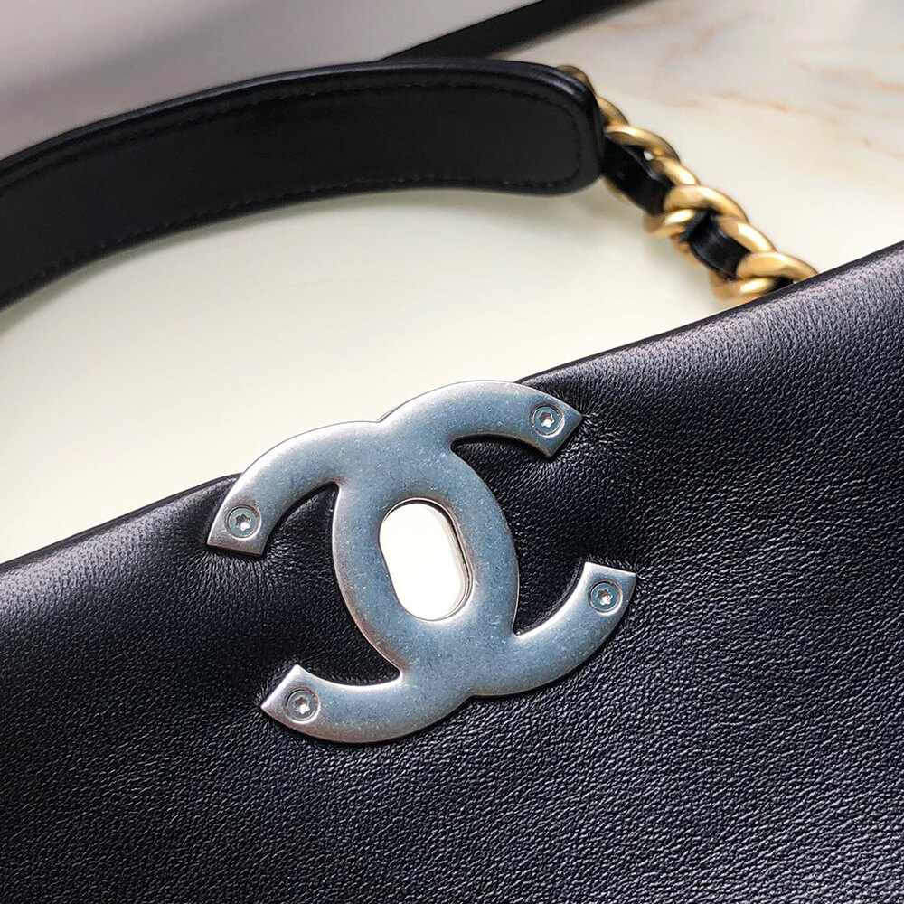 CHANEL 19 Handbag