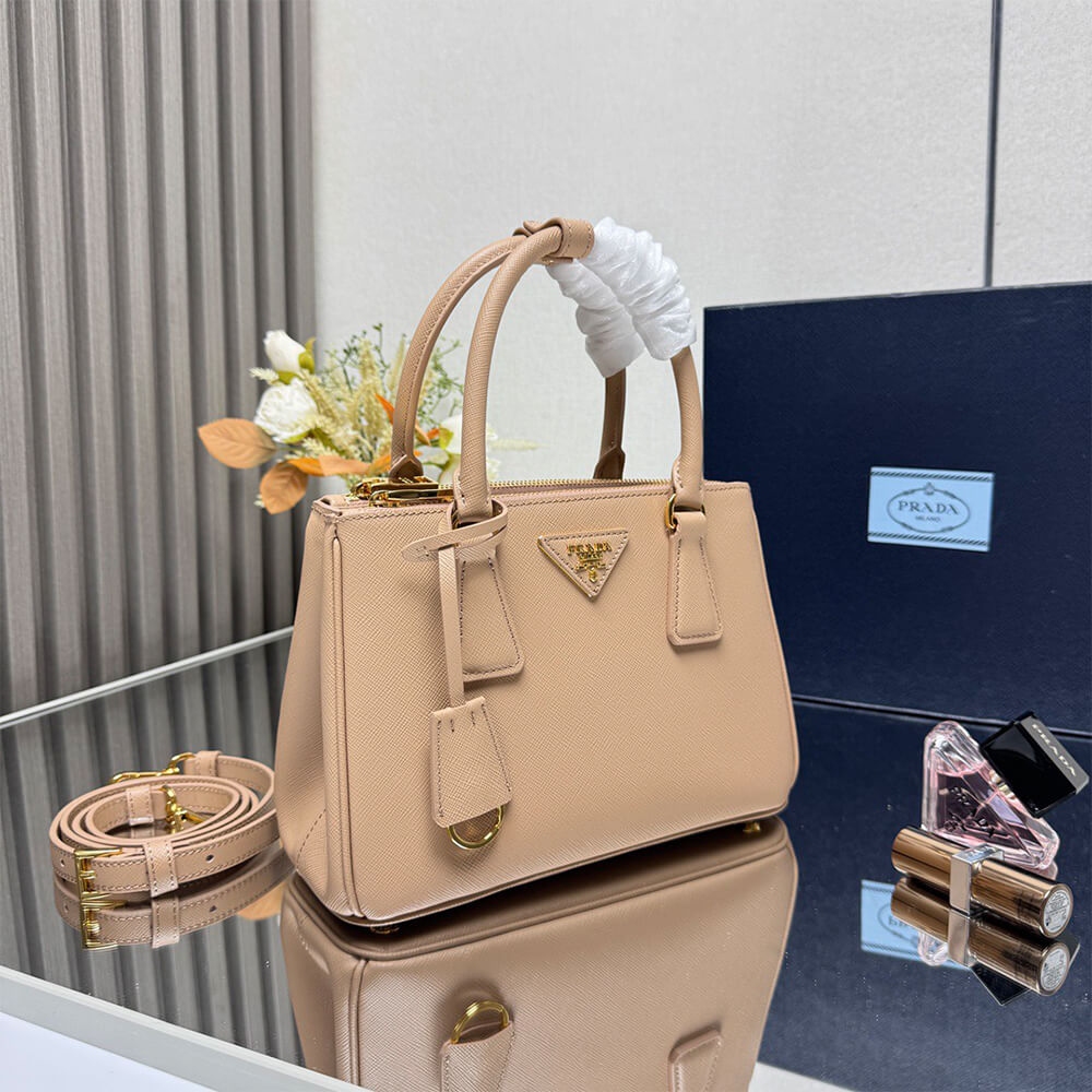 Prada Small Prada Galleria Saffiano leather bag(HIGH-END GRADE)