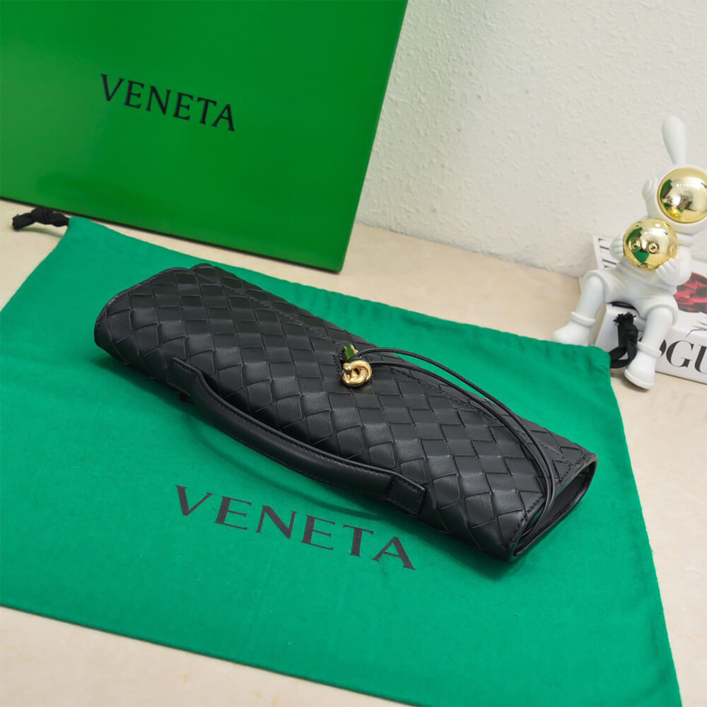Bottega Veneta Andiamo Clutch(HIGH-END GRADE)