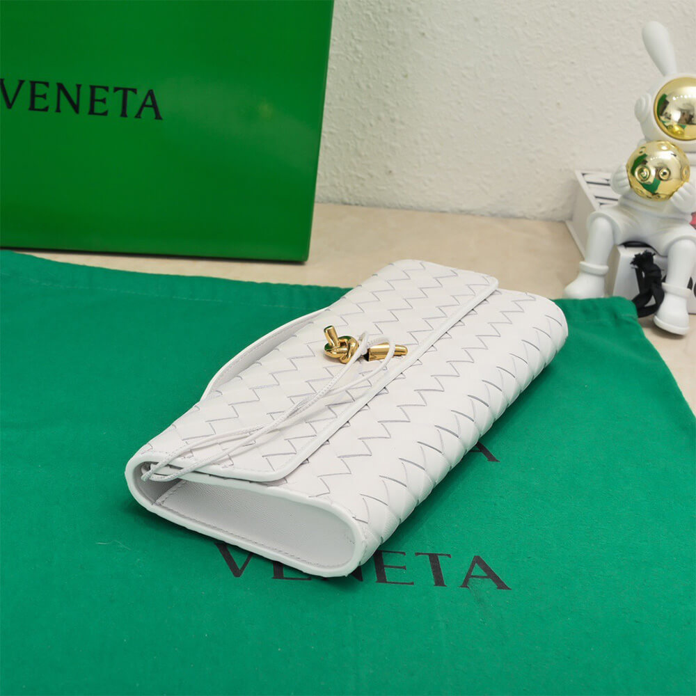 Bottega Veneta Andiamo Clutch(HIGH-END GRADE)