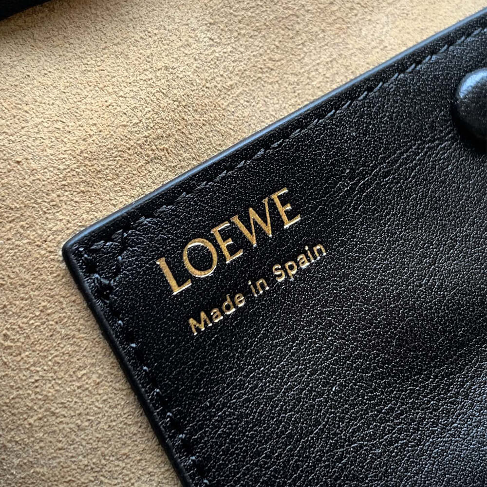 LOEWE Amazona 23 Cropped bag in nappa calfskin(HIGH-END GRADE)