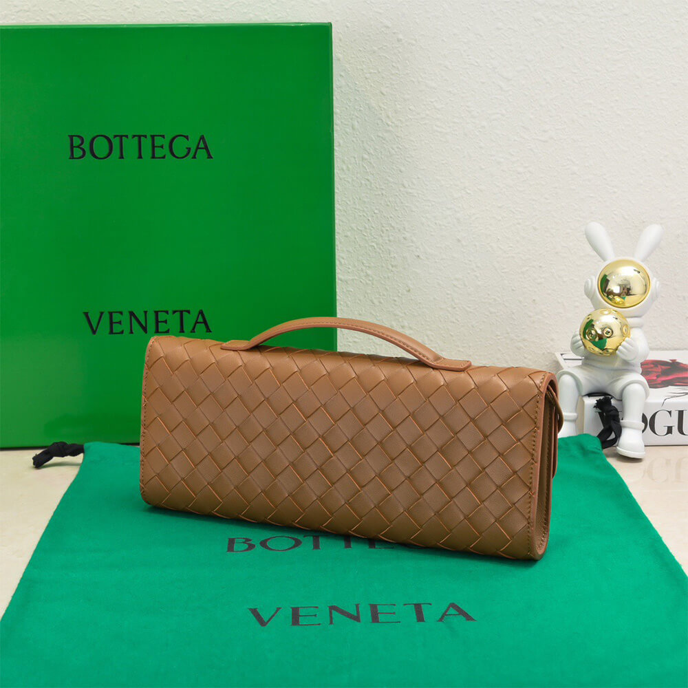 Bottega Veneta Andiamo Clutch(HIGH-END GRADE)