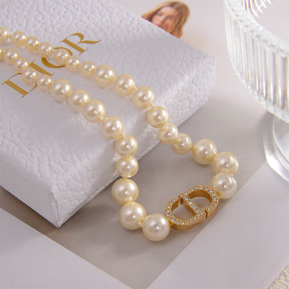 DIOR PEARL NECKLACE