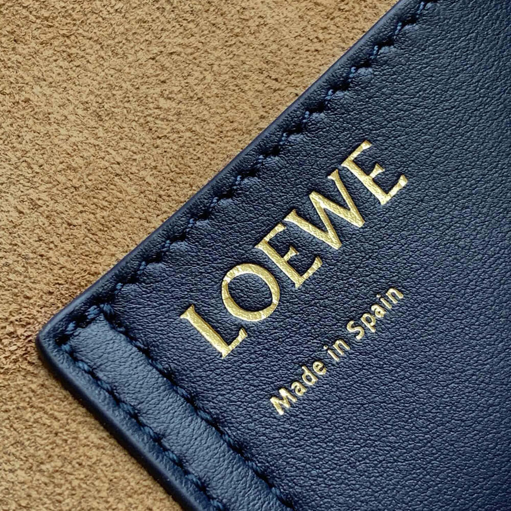 LOEWE Medium Pebble bucket in smooth calfskin(high-end grade)